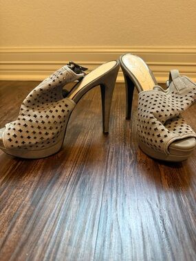 Jessica Simpson Taupe Peep-Toe Platform Heels